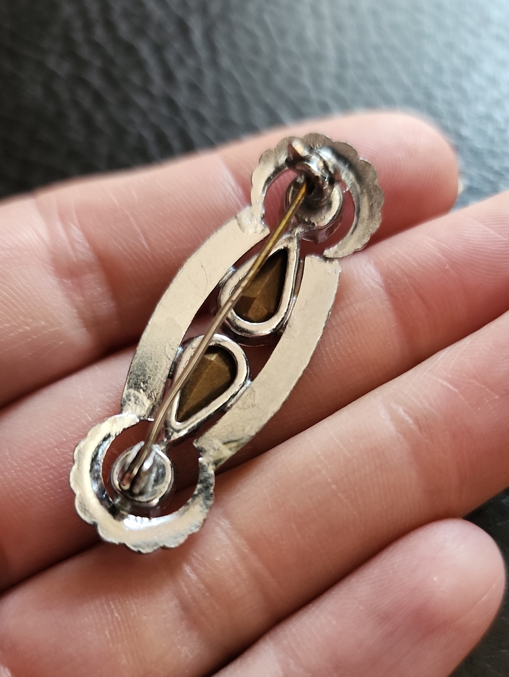 VTG Clear Crystal Bar Brooch - Women Jewelry - Picture 8 of 9